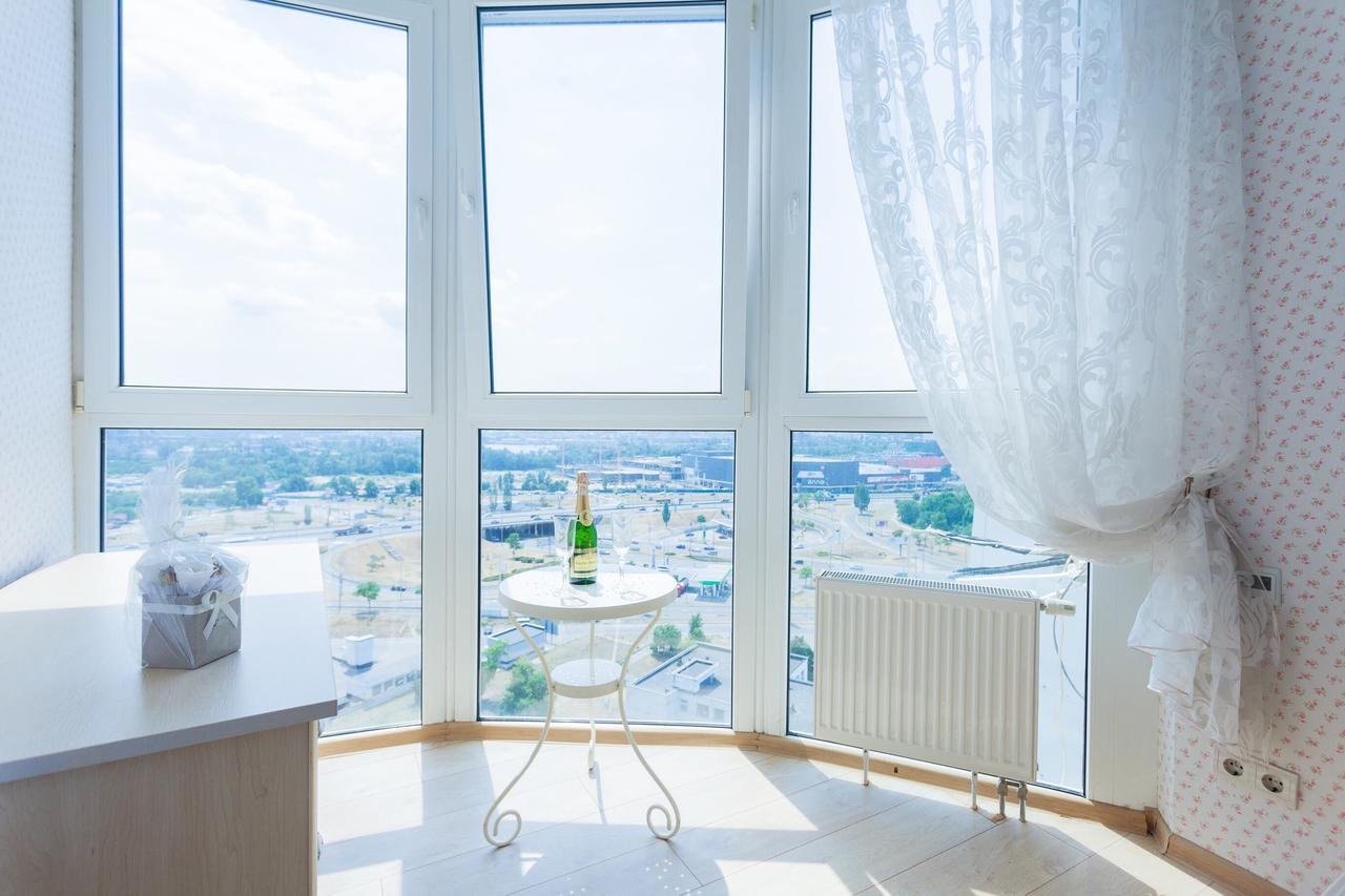 Stylish Views Apartments In The Parasol. Parus .Obolonskaya Embankment Kiev Exterior foto