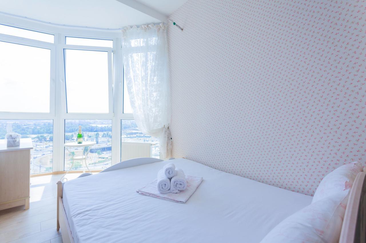 Stylish Views Apartments In The Parasol. Parus .Obolonskaya Embankment Kiev Exterior foto